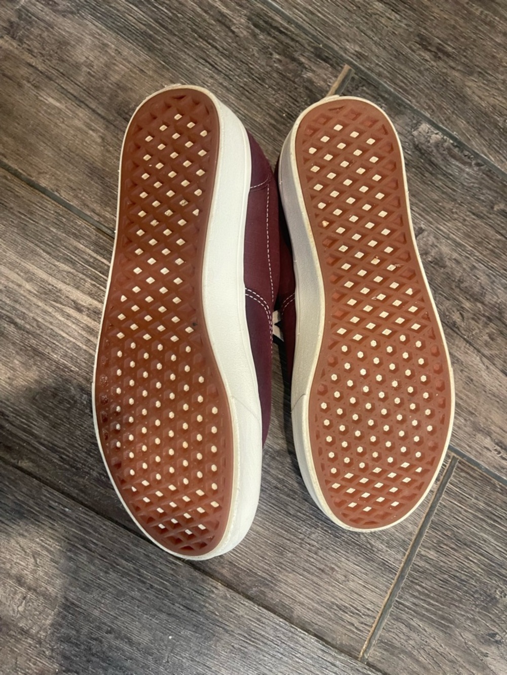 Vans Men’s Burgundy Canvas Low-Top Sneakers with White Laces - Picture 3 of 3